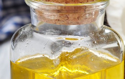 Kokosovo olje (Cocos nucifera)