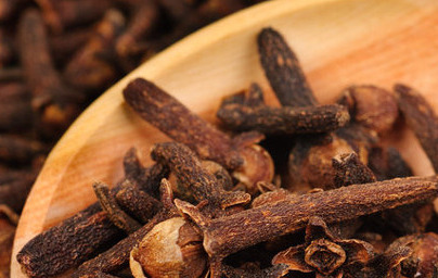 Eterično olje nageljnovih žbic